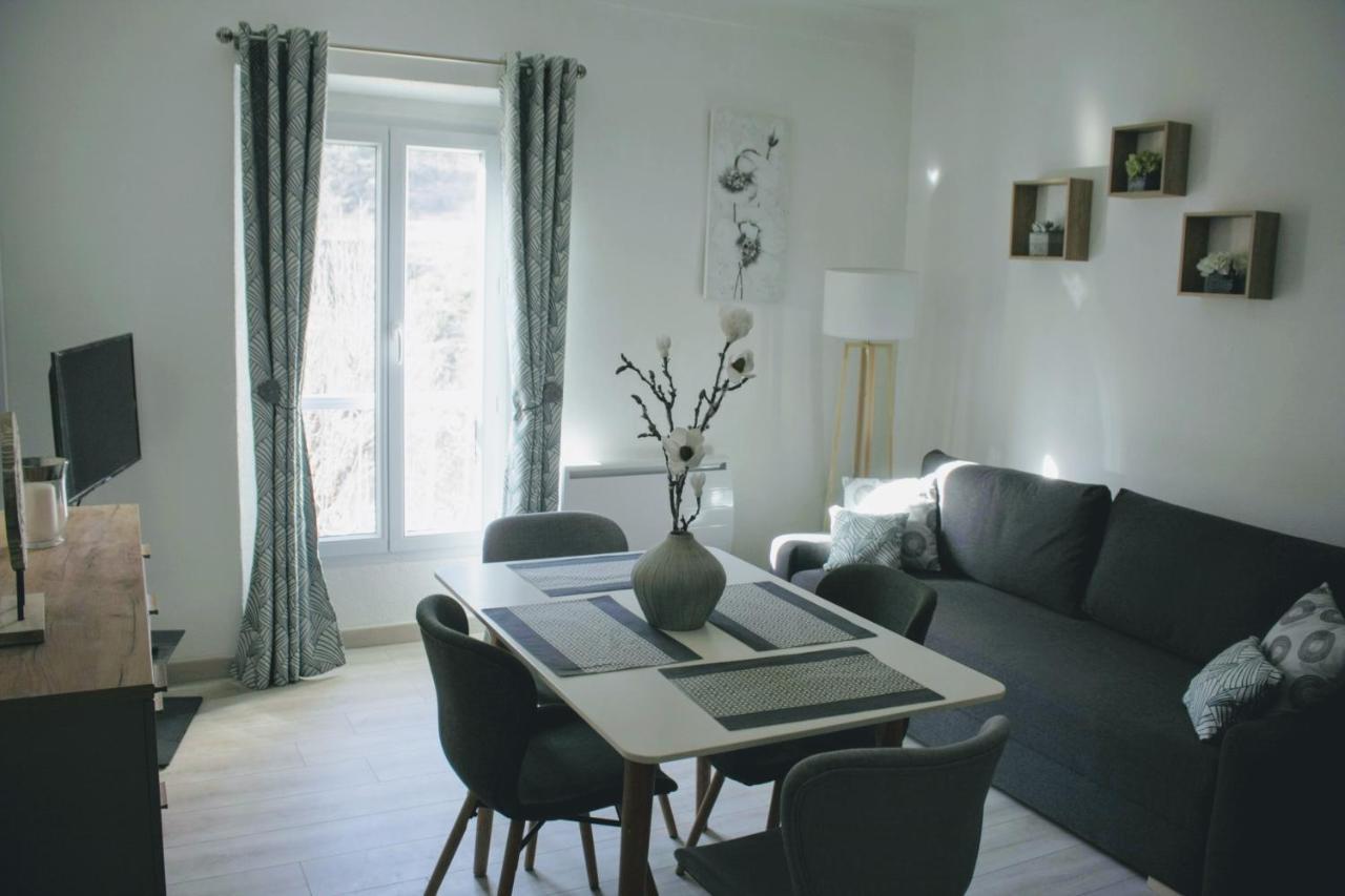 Charmant Appartement Au Coeur Des Gres D Annot Exterior foto